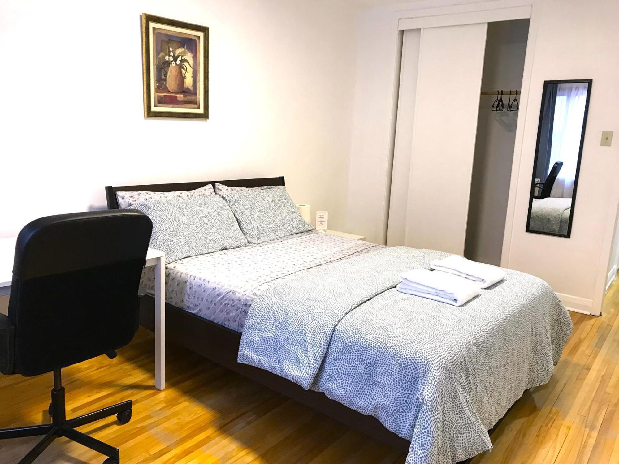 Big Private Room Midmontreal Next To Station Metro - Parking Free Экстерьер фото