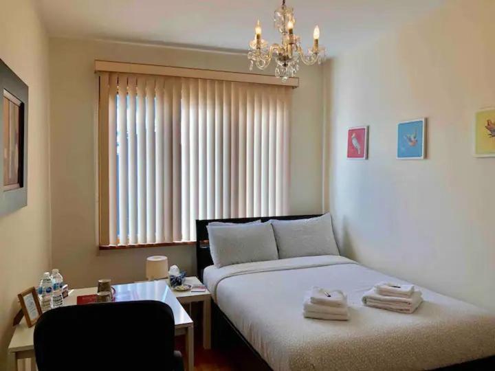 Big Private Room Midmontreal Next To Station Metro - Parking Free Экстерьер фото